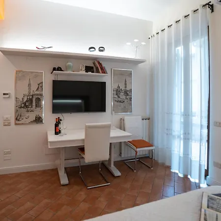 Appartement Indipendent With Terrace - Parking *